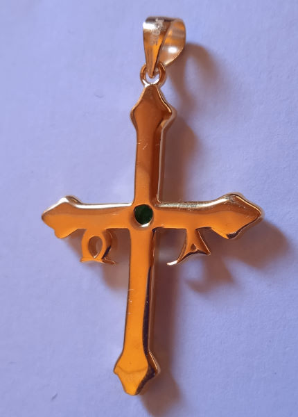 Cruz da Victoria Bañada en Ouro con Zirconitas