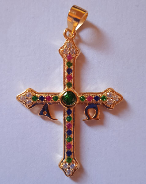 Cruz da Victoria Bañada en Ouro con Zirconitas